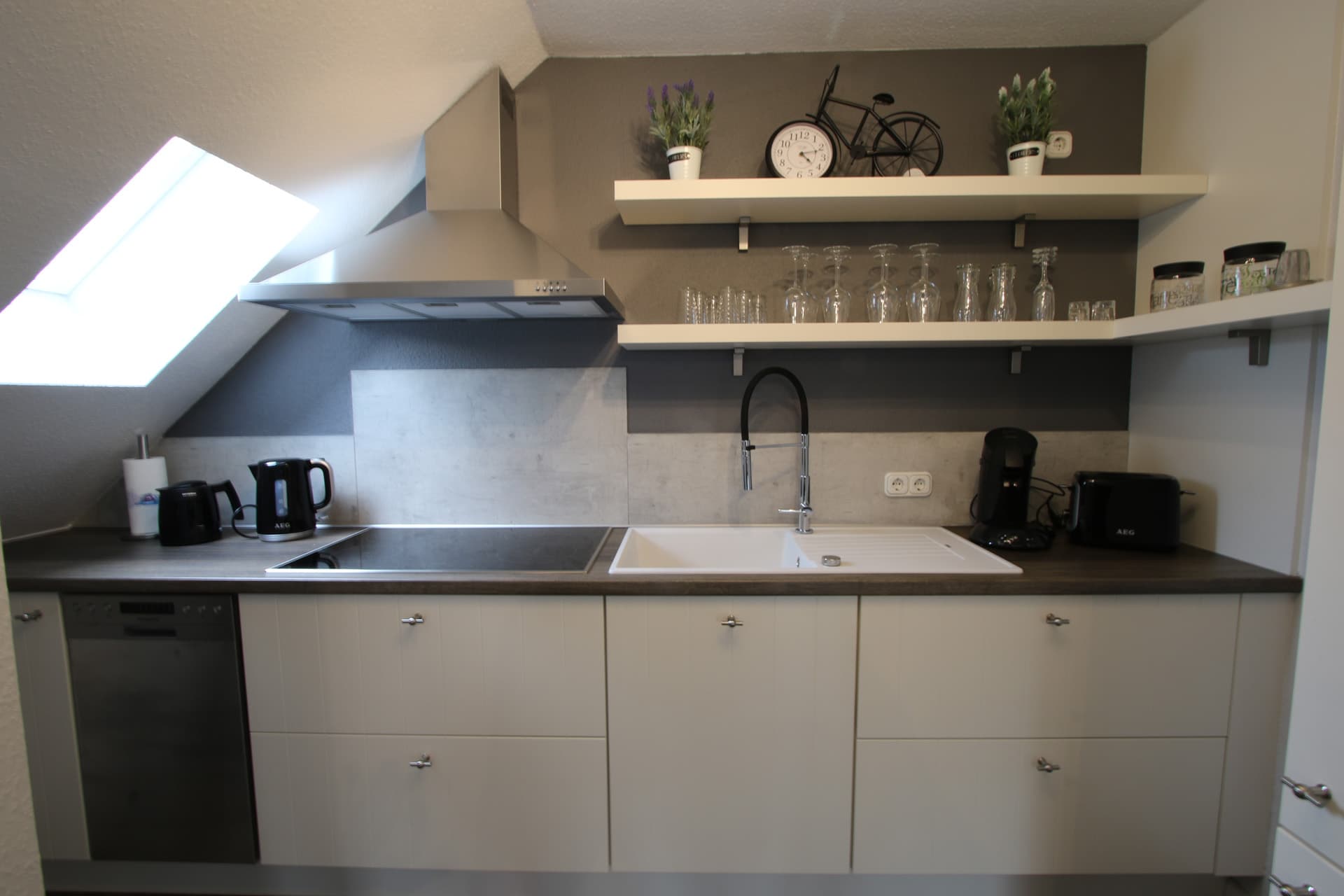 Volledig uitgeruste keuken in vakantiewoning Am See 2 in Rhauderfehn